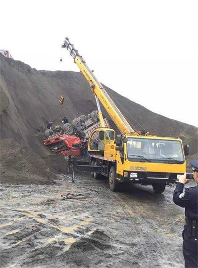 南川区上犹道路救援